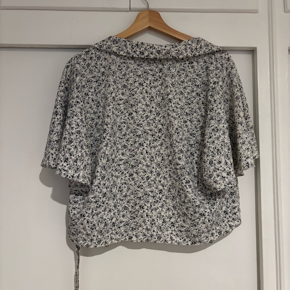 NWT Zara Wrap Black and White Floral Blouse Size XL - Picture 2 of 4